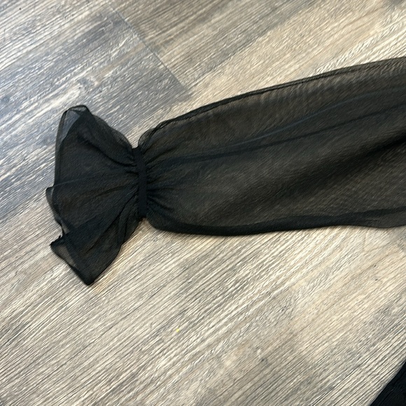 NWT Anthropologie Black Sheer Sleeve Top SZ: Small - Picture 3 of 3